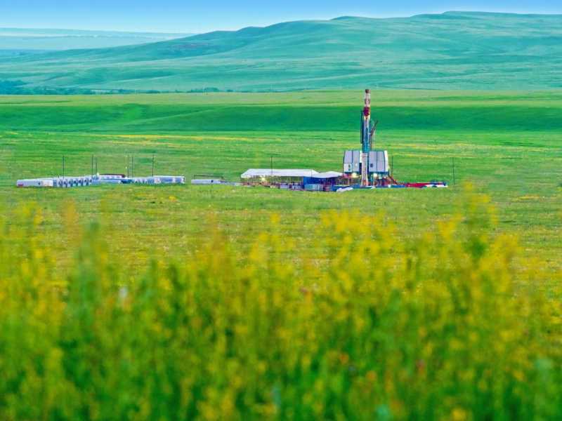 «Газпром нефть» первой в России пробурила горизонтальную скважину одним комплектом бурильного инструмента