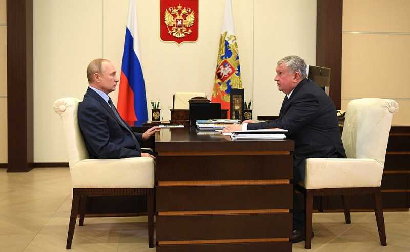 Игорь Сечин доложил Президенту РФ о работе компании «Роснефть» в нынешних рыночных условиях