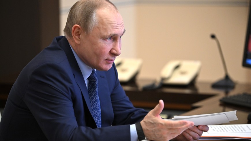 Путин заявил, что пока рано отказываться от углеводородов