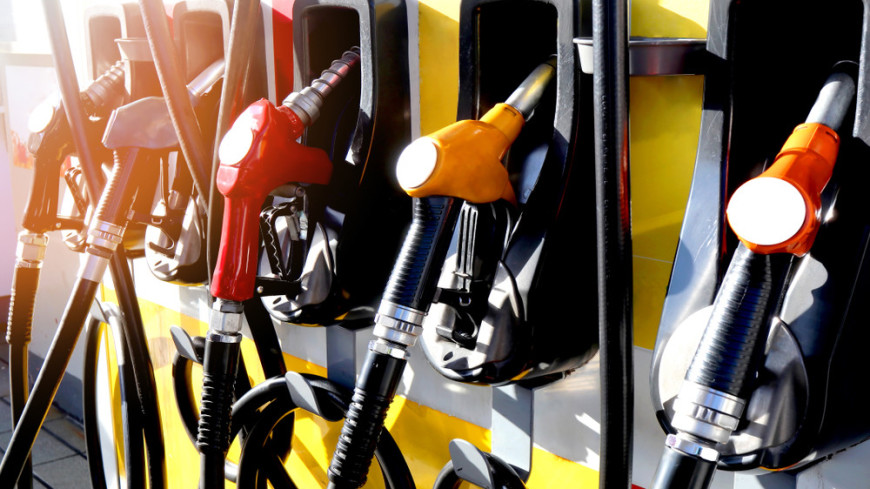 Стоимость бензина в США достигла рекордных 4,6 доллара за галлон