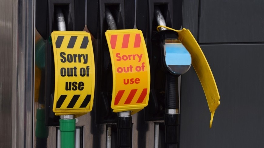 Цены на бензин в Великобритании достигли исторического максимума